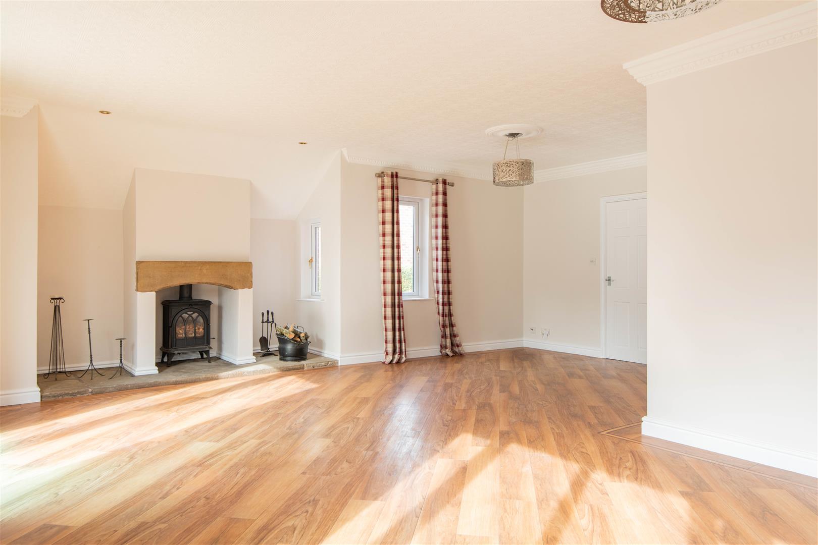 3 bed property in Lancaster Lane, Leyland